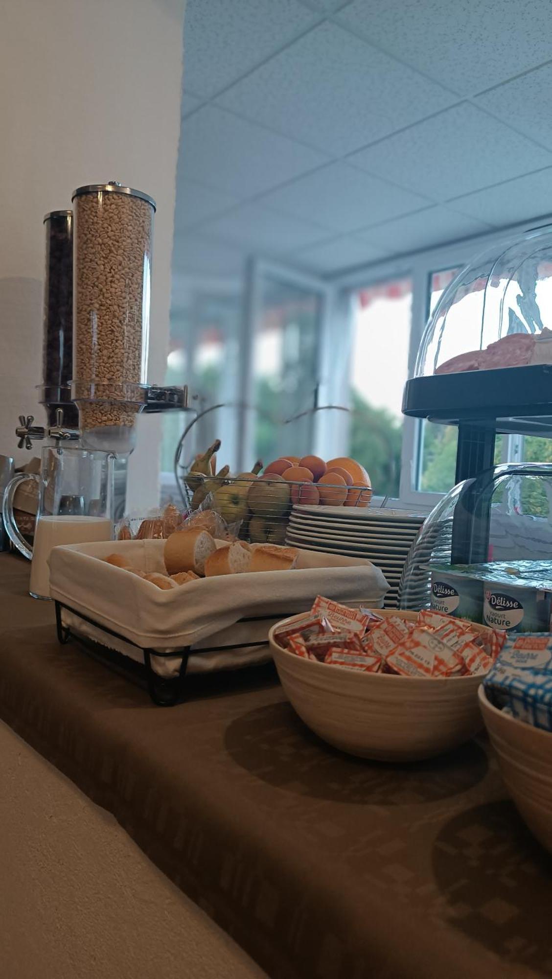 Hotel Le Pommeil Guéret Εξωτερικό φωτογραφία