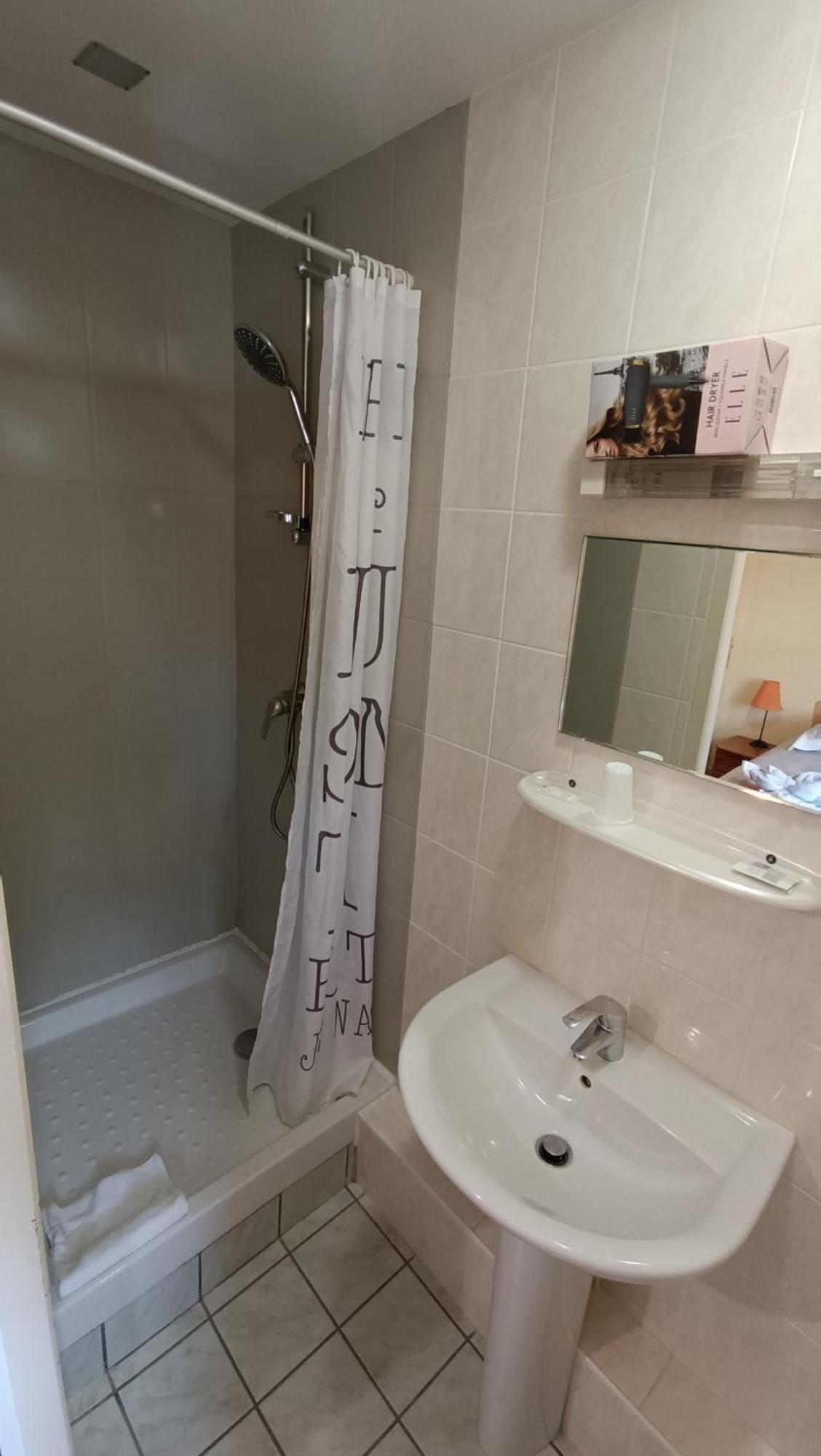 Hotel Le Pommeil Guéret Εξωτερικό φωτογραφία