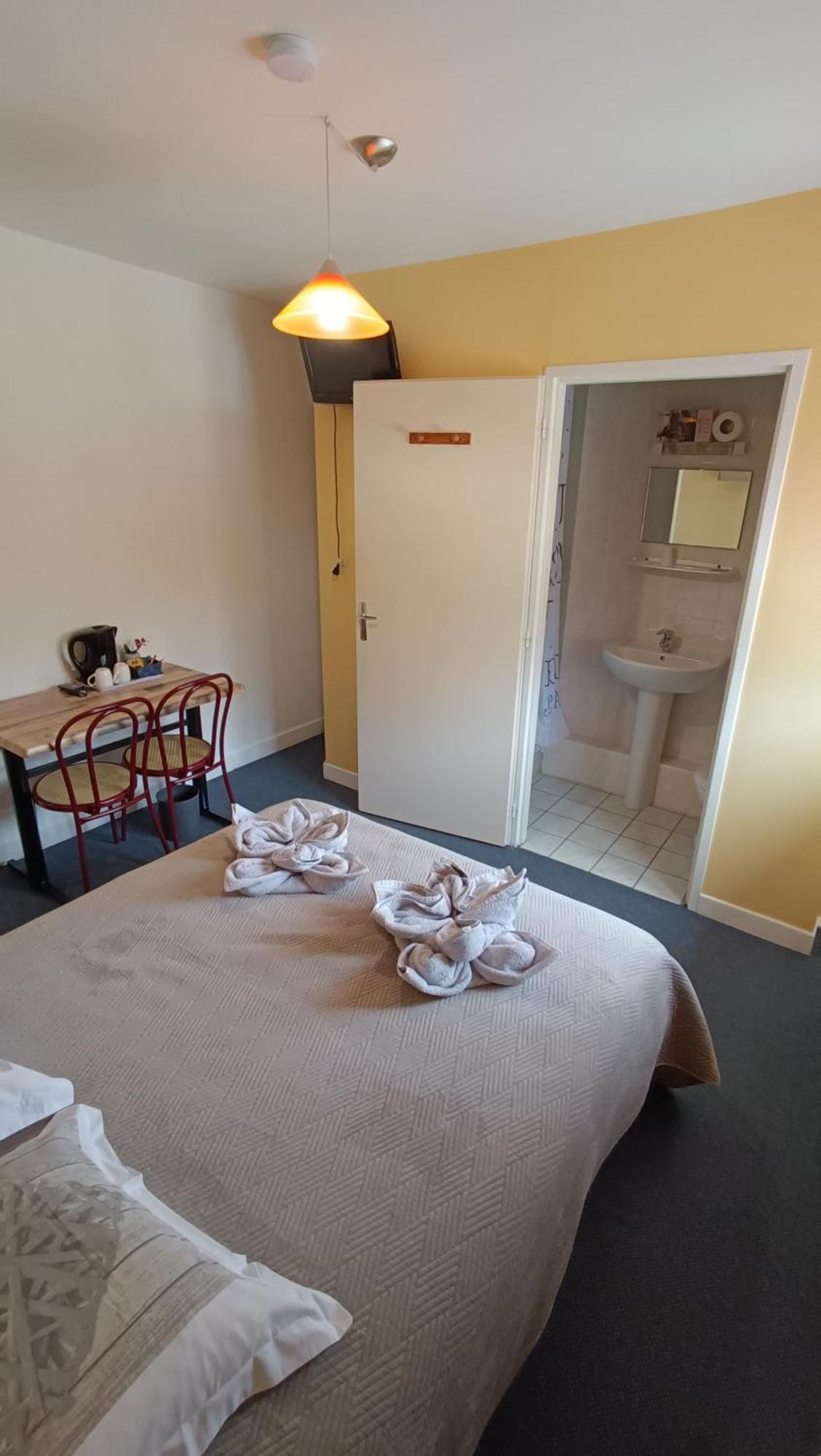 Hotel Le Pommeil Guéret Εξωτερικό φωτογραφία